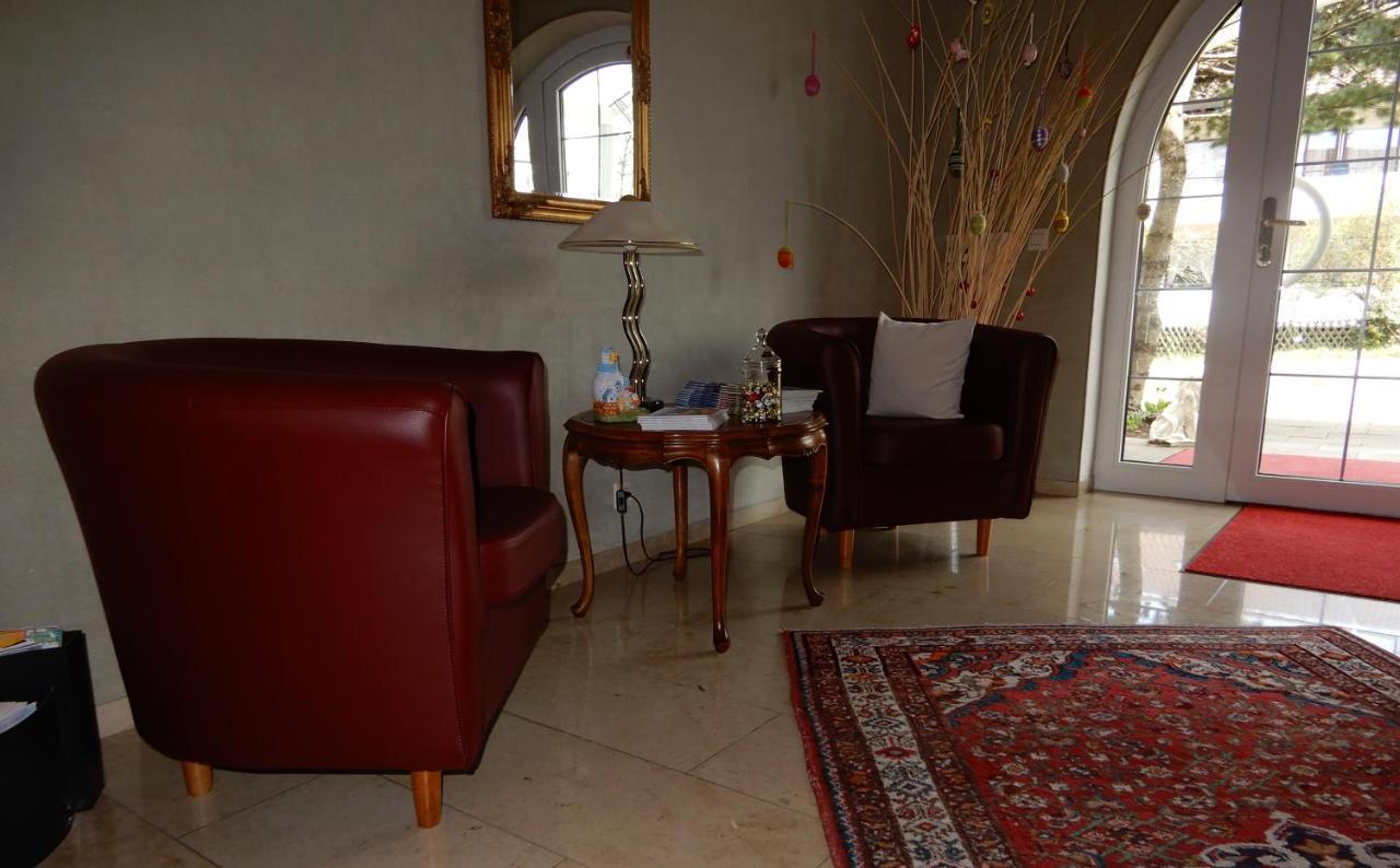 Hotel Kurallee メーアスブルク エクステリア 写真