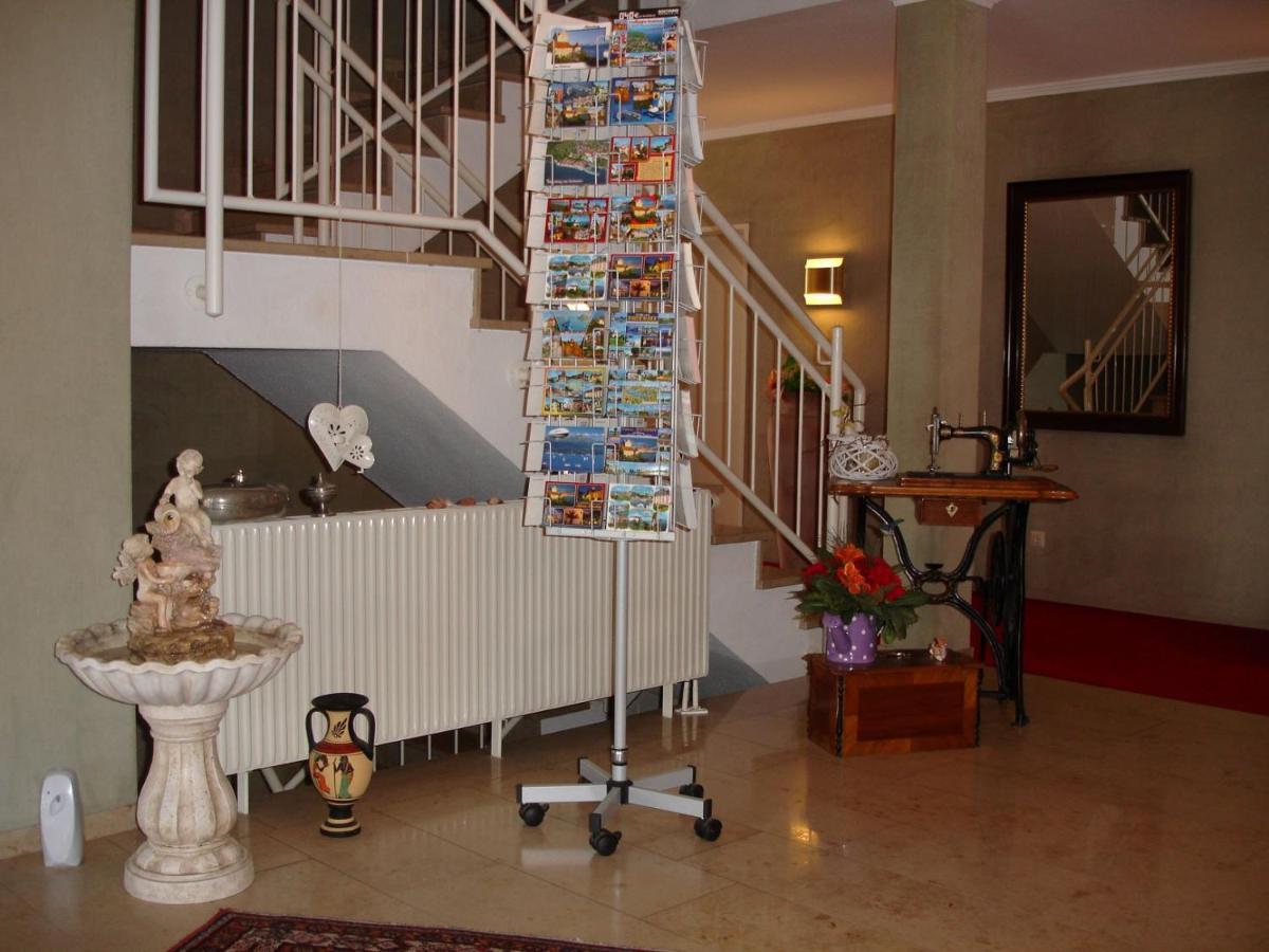 Hotel Kurallee メーアスブルク エクステリア 写真