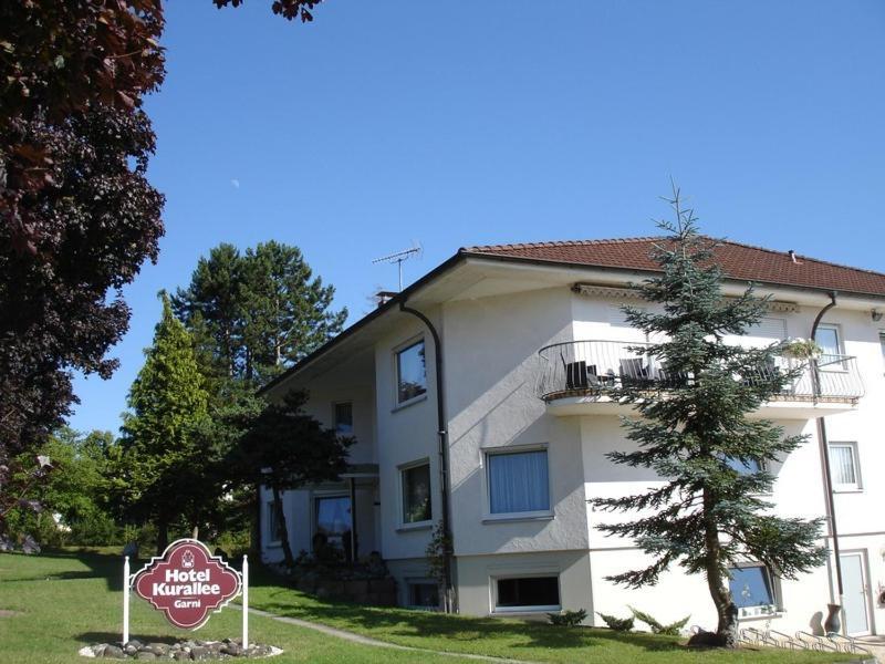 Hotel Kurallee メーアスブルク エクステリア 写真
