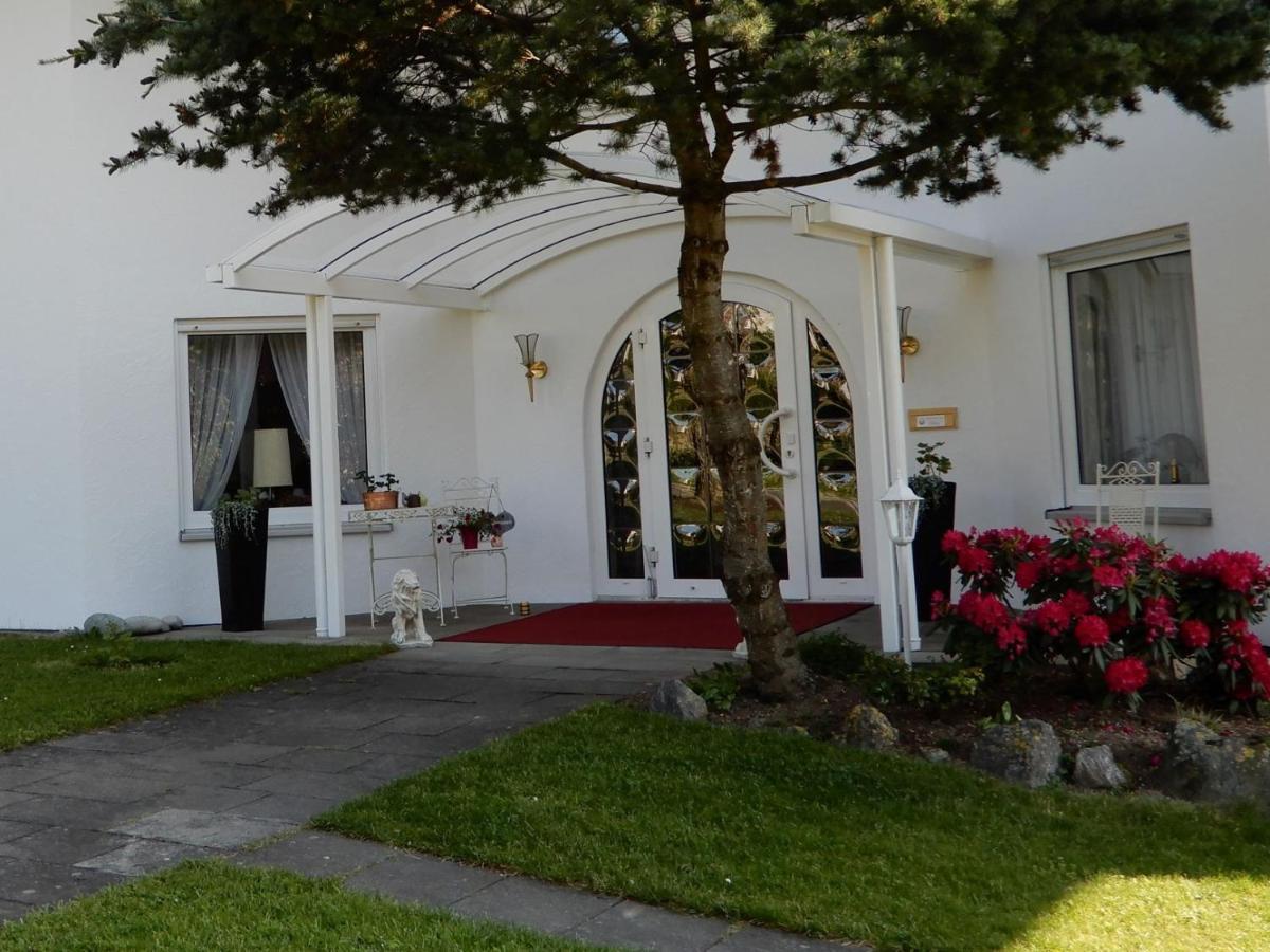 Hotel Kurallee メーアスブルク エクステリア 写真