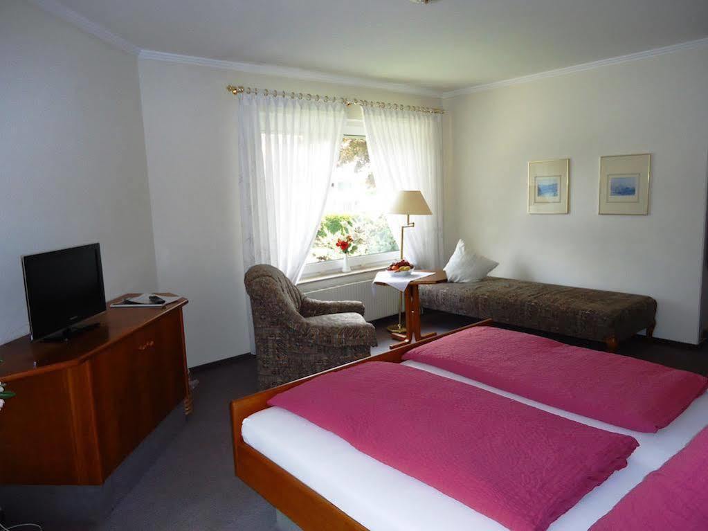 Hotel Kurallee メーアスブルク エクステリア 写真