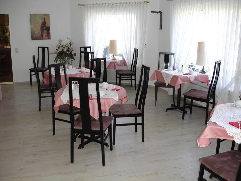 Hotel Kurallee メーアスブルク エクステリア 写真