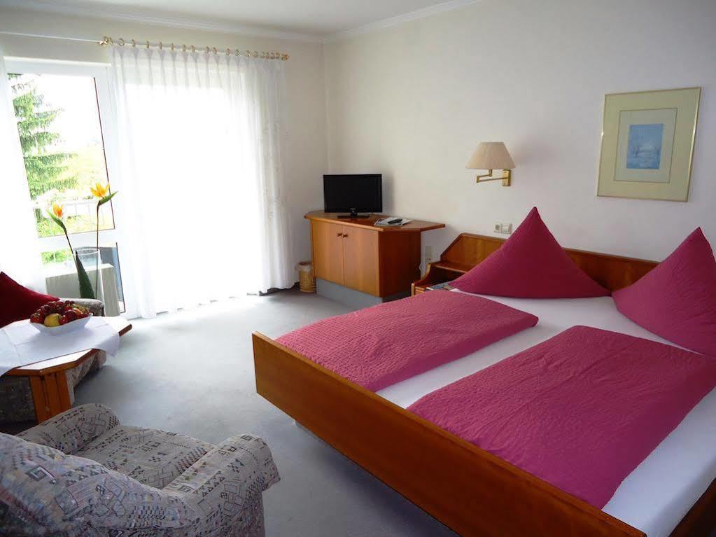 Hotel Kurallee メーアスブルク エクステリア 写真