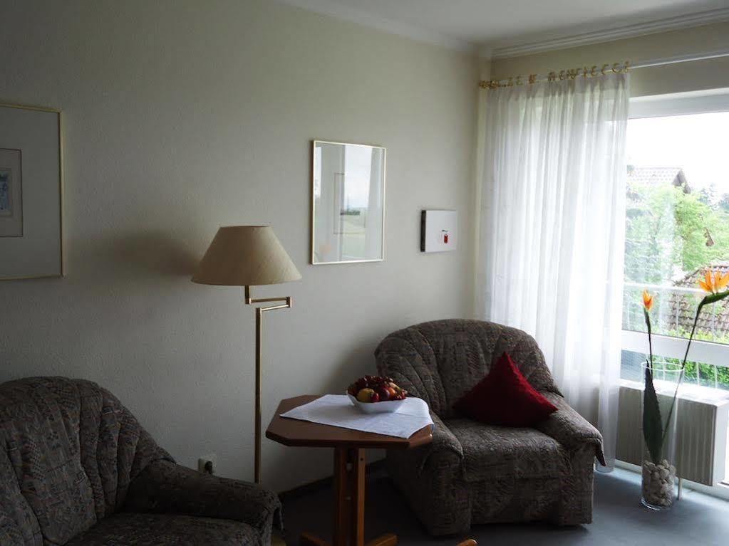 Hotel Kurallee メーアスブルク エクステリア 写真
