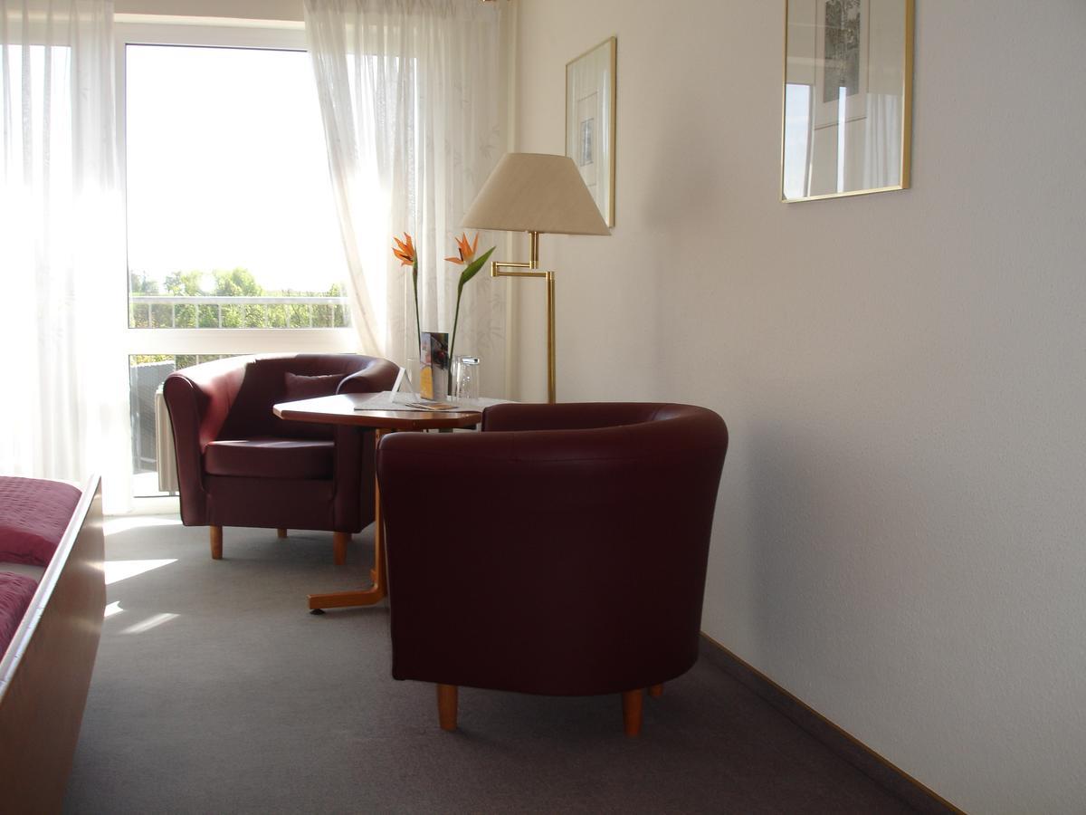 Hotel Kurallee メーアスブルク エクステリア 写真