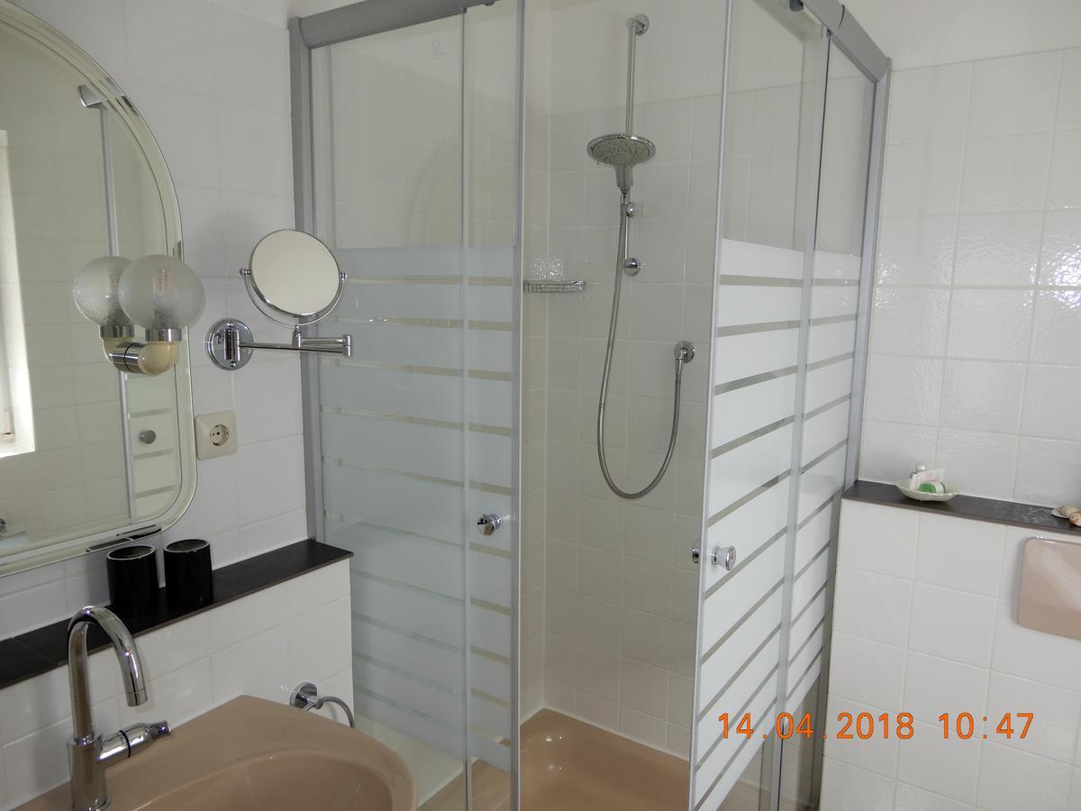 Hotel Kurallee メーアスブルク エクステリア 写真